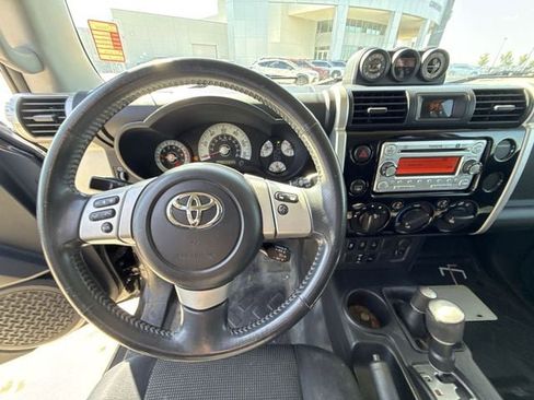 Used 2012 Toyota FJ Cruiser 4WD w/ Upgrade Pkg image 14