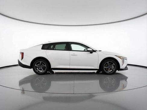 Used 2025 Kia K4 FWD image 11