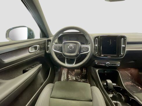 Used 2022 Volvo XC40 P8 Recharge Ultimate image 18