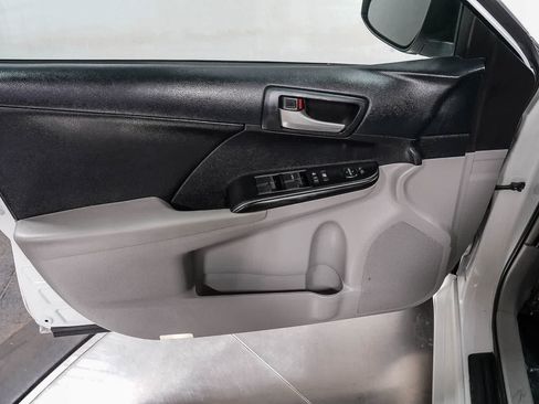 Used 2014 Toyota Camry LE FWD image 21