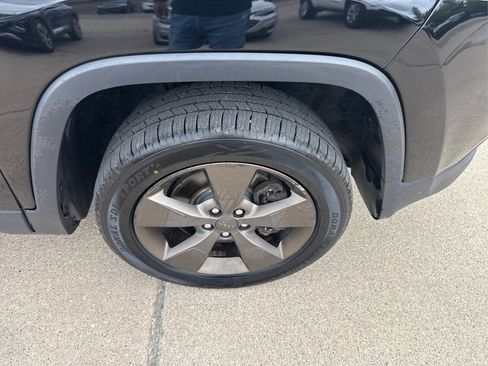 Used 2017 Jeep Cherokee 75th Anniversary image 17