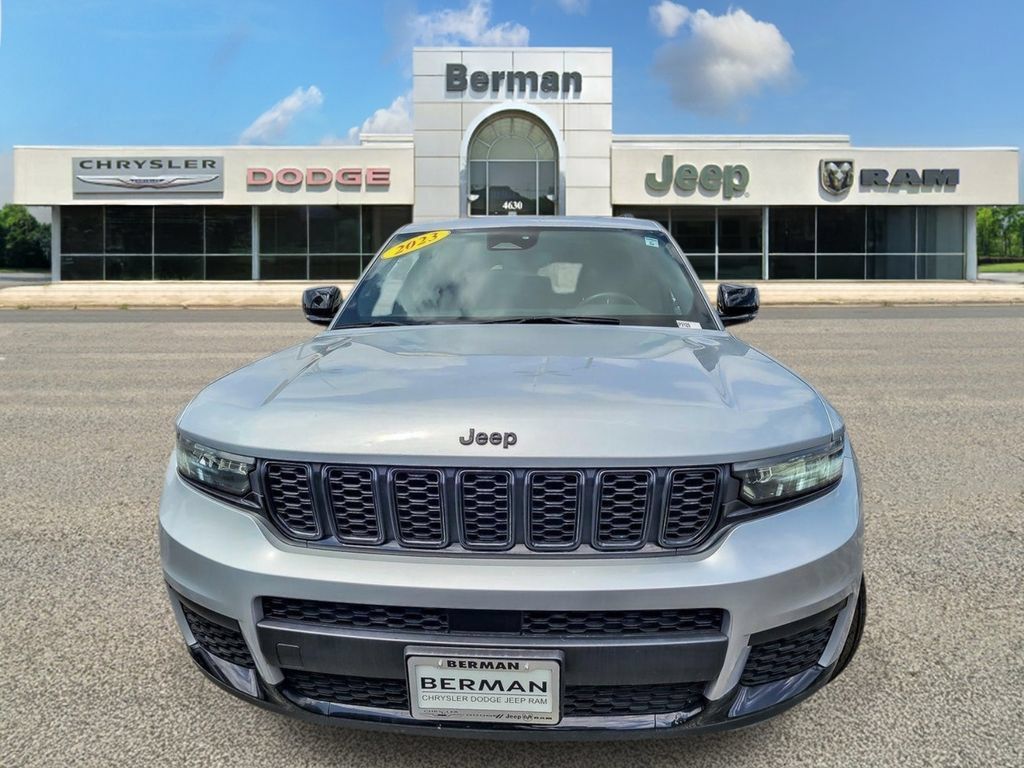 Used 2023 Jeep Grand Cherokee L Laredo RWD image 6