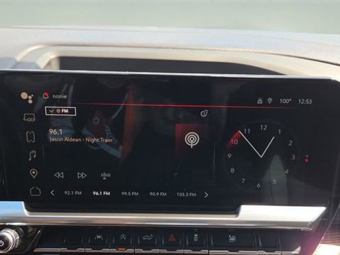 Used 2024 GMC Sierra 1500 Elevation image 11