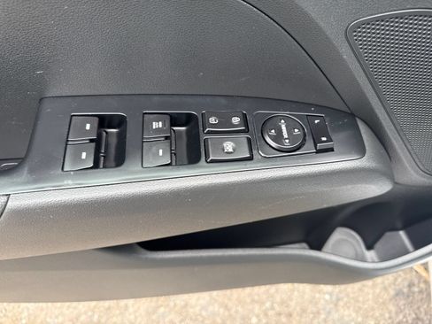 Used 2020 Hyundai Elantra SE w/ Cargo Package (C1) FWD image 11
