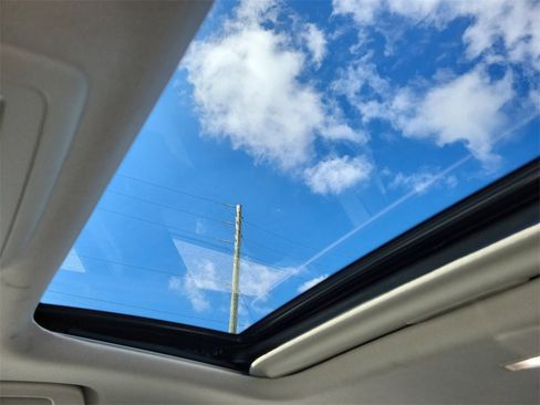 Used 2025 MAZDA MAZDA3 s image 32