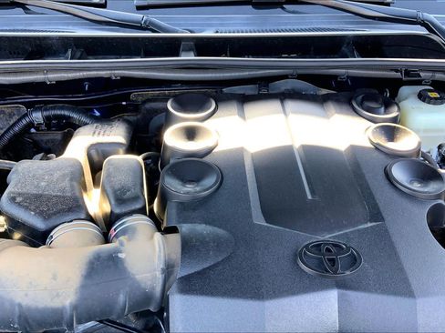 Used 2019 Toyota 4Runner TRD Off-Road Premium AWD/4WD image 32