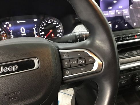 Used 2022 Jeep Compass Latitude w/ Sun and Sound Group AWD/4WD image 17