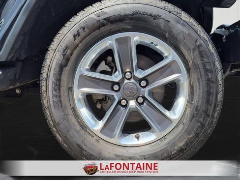 Used 2019 Jeep Wrangler Unlimited Sahara AWD/4WD image 31