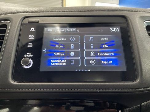 Used 2021 Honda HR-V Touring image 29