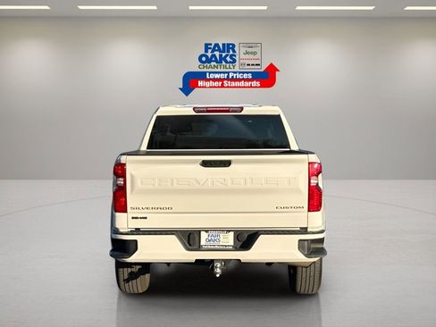 Used 2025 Chevrolet Silverado 1500 Custom image 9