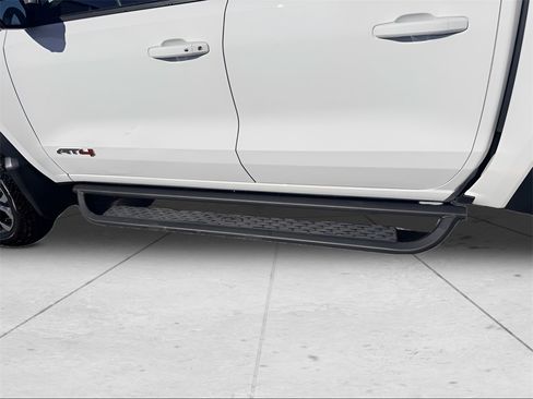 Used 2023 GMC Canyon AT4 w/ Technology Package image 11