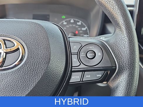 Used 2025 Toyota Corolla LE w/ LE Premium Package FWD image 17