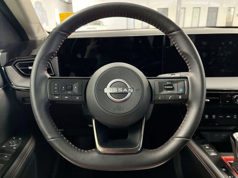 Used 2025 Nissan Kicks SR w/ SR Premium Package AWD/4WD image 16
