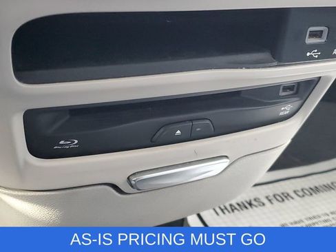 Used 2018 Chrysler Pacifica Touring-L Plus image 26