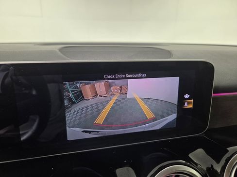 Used 2020 Mercedes-Benz GLB 250 image 11