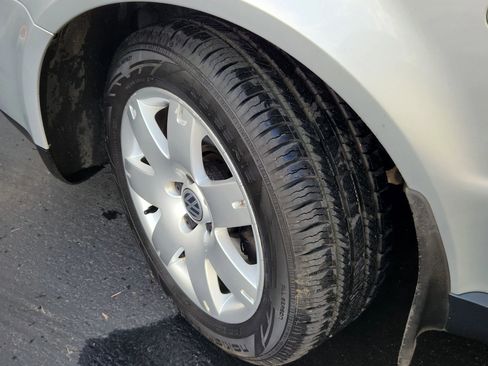 Used 2003 Volkswagen Passat GLX image 6