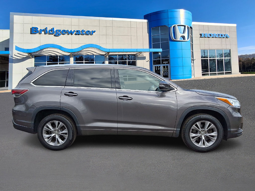 Used 2015 Toyota Highlander XLE FWD image 7