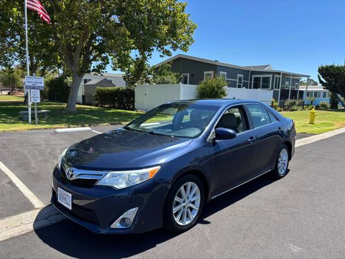 Used 2014 Toyota Camry XLE FWD image 5
