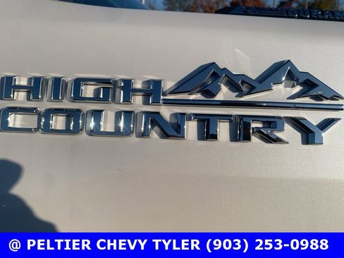 Used 2024 Chevrolet Silverado 2500 High Country w/ Z71 Off-Road Package image 9