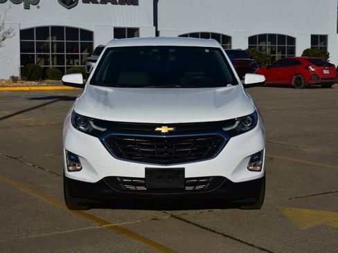 Used 2019 Chevrolet Equinox LT image 2