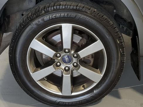 Used 2015 Ford F150 Lariat w/ Equipment Group 502A Luxury AWD/4WD image 17
