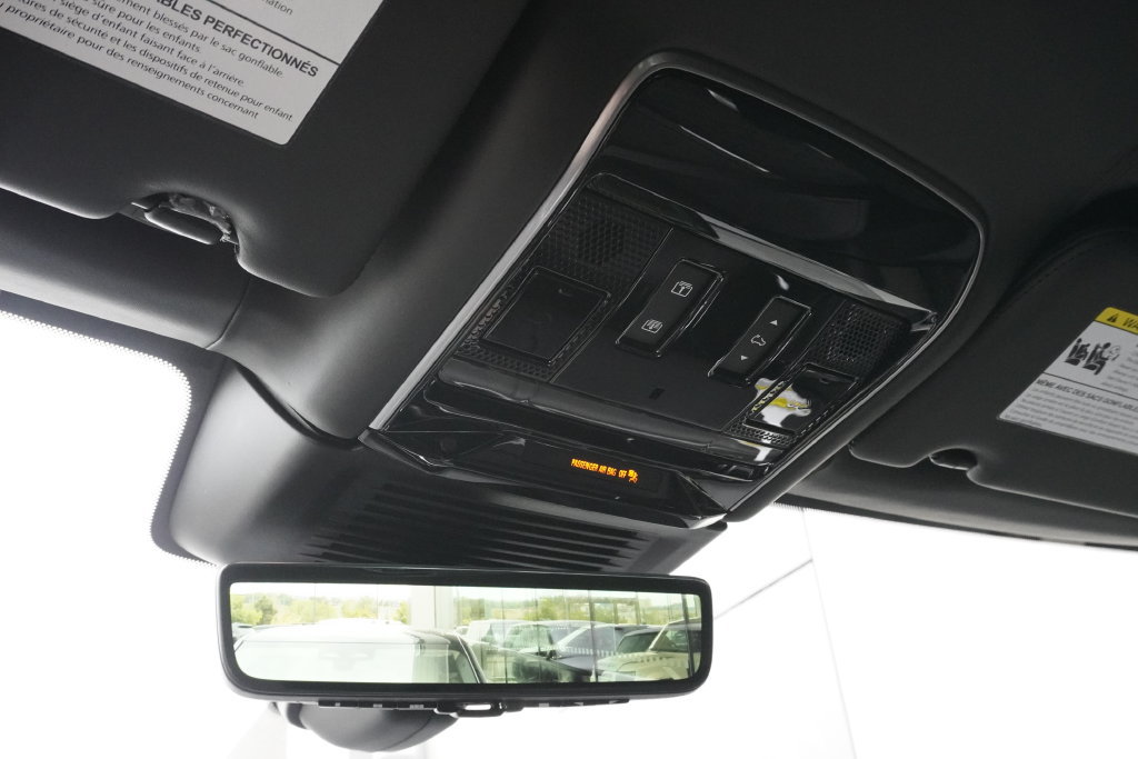 New 2026 Land Rover Range Rover SV AWD/4WD image 16