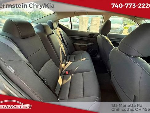 Used 2024 Nissan Altima 2.5 SV FWD image 19