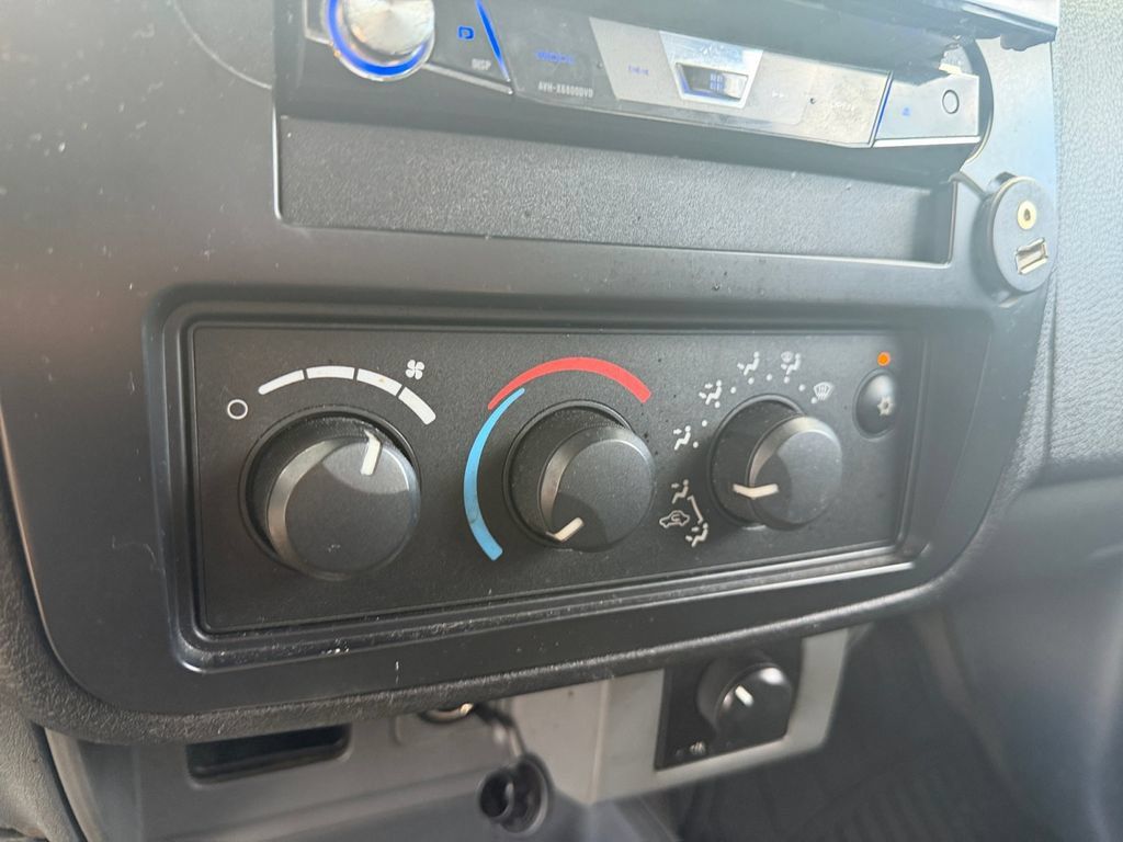 Used 2006 Mitsubishi Raider LS AWD/4WD image 25