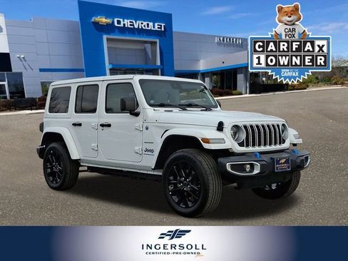 Used 2024 Jeep Wrangler Unlimited Sahara image 1