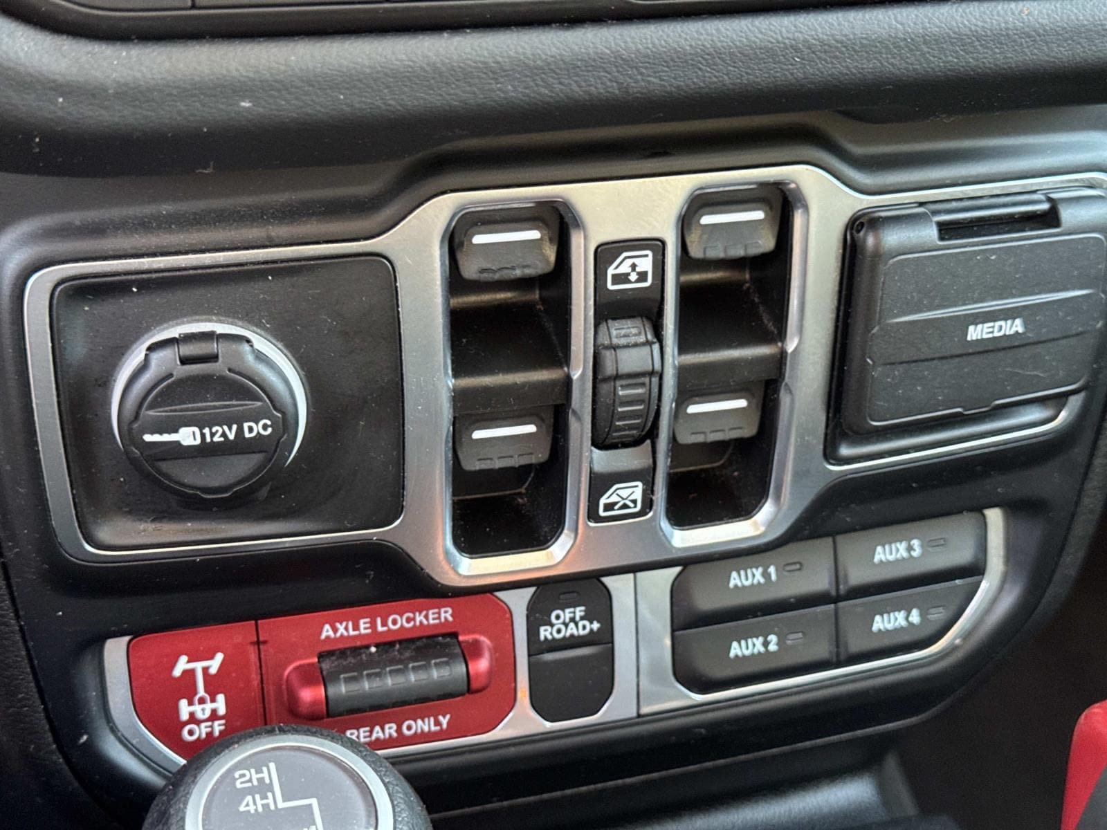 Used 2026 Jeep Gladiator Mojave AWD/4WD image 35