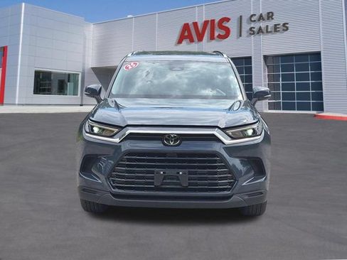 Used 2025 Toyota Grand Highlander AWD image 2