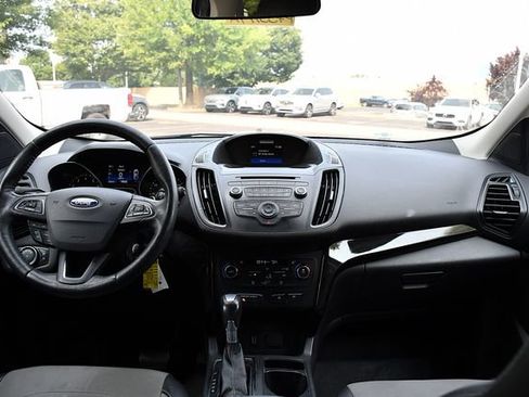 Used 2017 Ford Escape SE w/ SE Sport Appearance Package FWD image 17