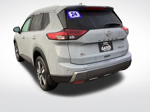 Used 2024 Nissan Rogue SL AWD/4WD image 8