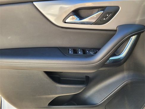 Used 2023 Chevrolet Blazer LT image 34