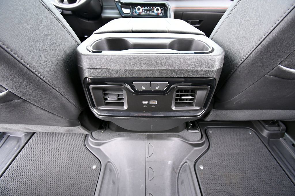 Used 2024 GMC Sierra 1500 AT4 w/ AT4 Preferred Package AWD/4WD image 18