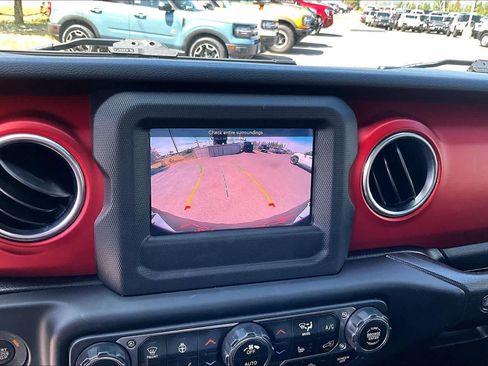 Used 2021 Jeep Wrangler Unlimited Rubicon w/ Safety Group AWD/4WD image 27