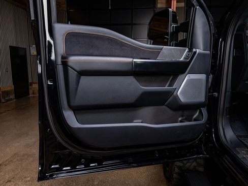 Used 2024 Ford F350 Platinum w/ FX4 Off-Road Package image 36