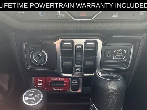 Used 2024 Jeep Wrangler Unlimited image 25