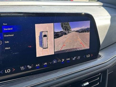 New 2025 Chevrolet Suburban Premier image 27