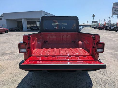 Used 2023 Jeep Gladiator Overland AWD/4WD image 29