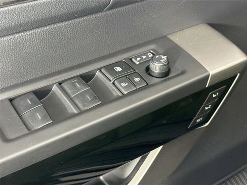 Used 2024 Toyota Tundra Limited image 28