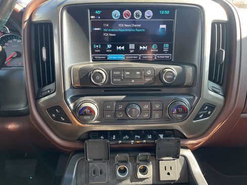 Used 2019 Chevrolet Silverado 2500 High Country w/ Duramax Plus Package image 9