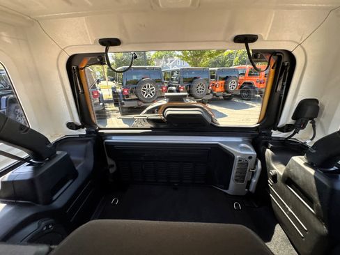 Used 2023 Jeep Wrangler Unlimited image 35