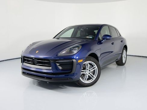 Used 2025 Porsche Macan image 1