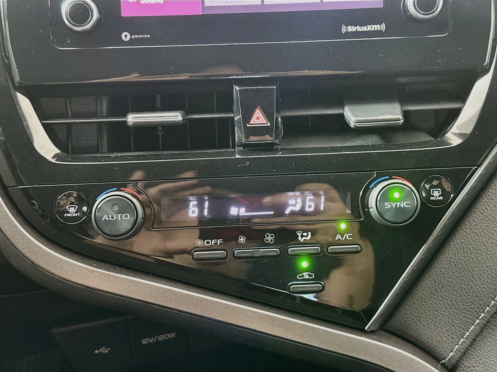 Used 2022 Toyota Camry LE FWD image 15