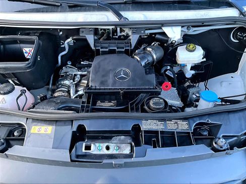 Used 2024 Mercedes-Benz Sprinter 2500 image 27
