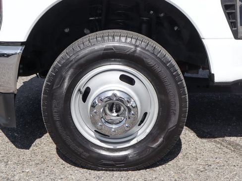 Used 2024 Ford F350 XLT AWD/4WD image 46