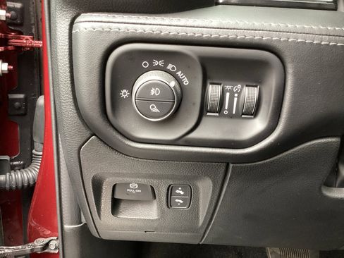 Used 2023 RAM 1500 Limited image 33