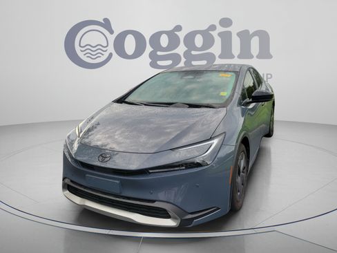 Used 2026 Toyota Prius Plug-In Hybrid FWD image 1