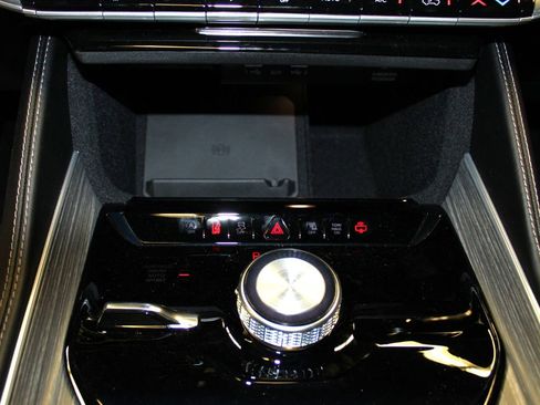 New 2024 Jeep Wagoneer Series II w/ Premium Group I image 17